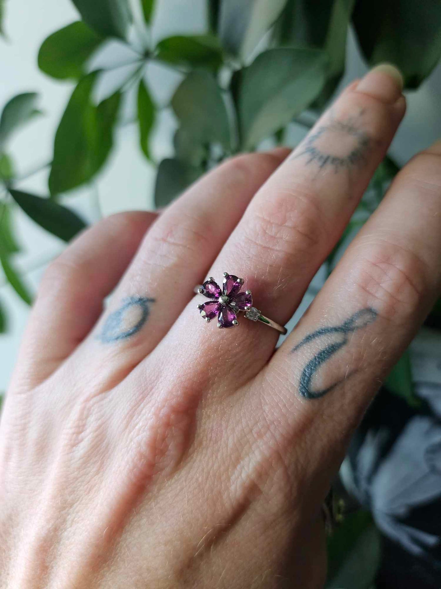 Bague fleur tournante en grenat
