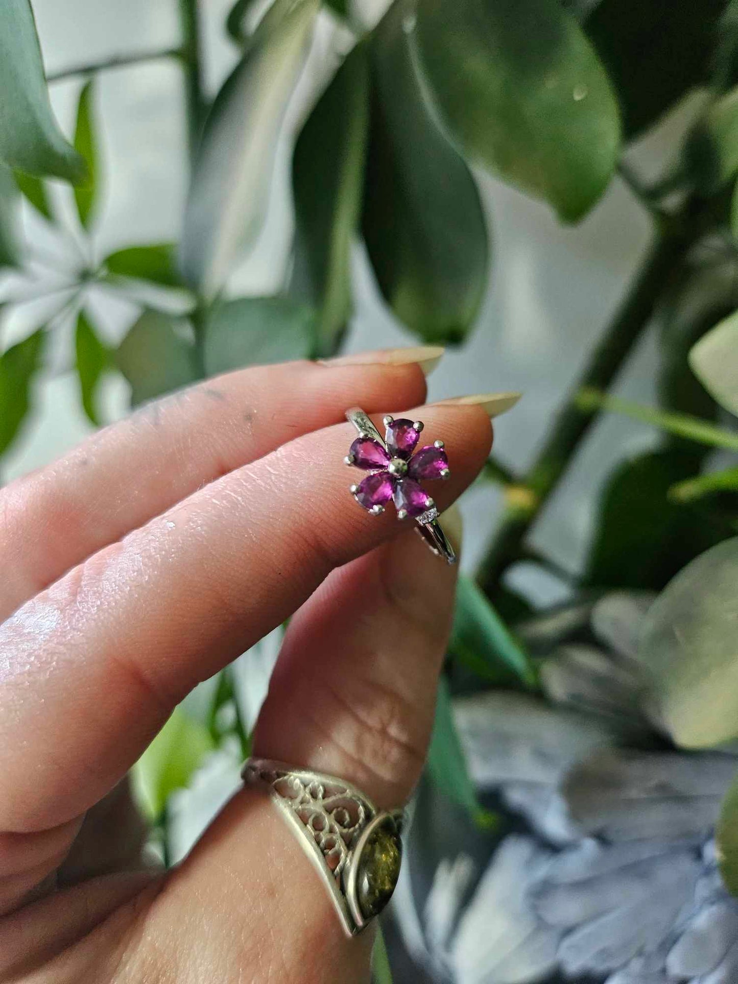 Bague fleur tournante en grenat