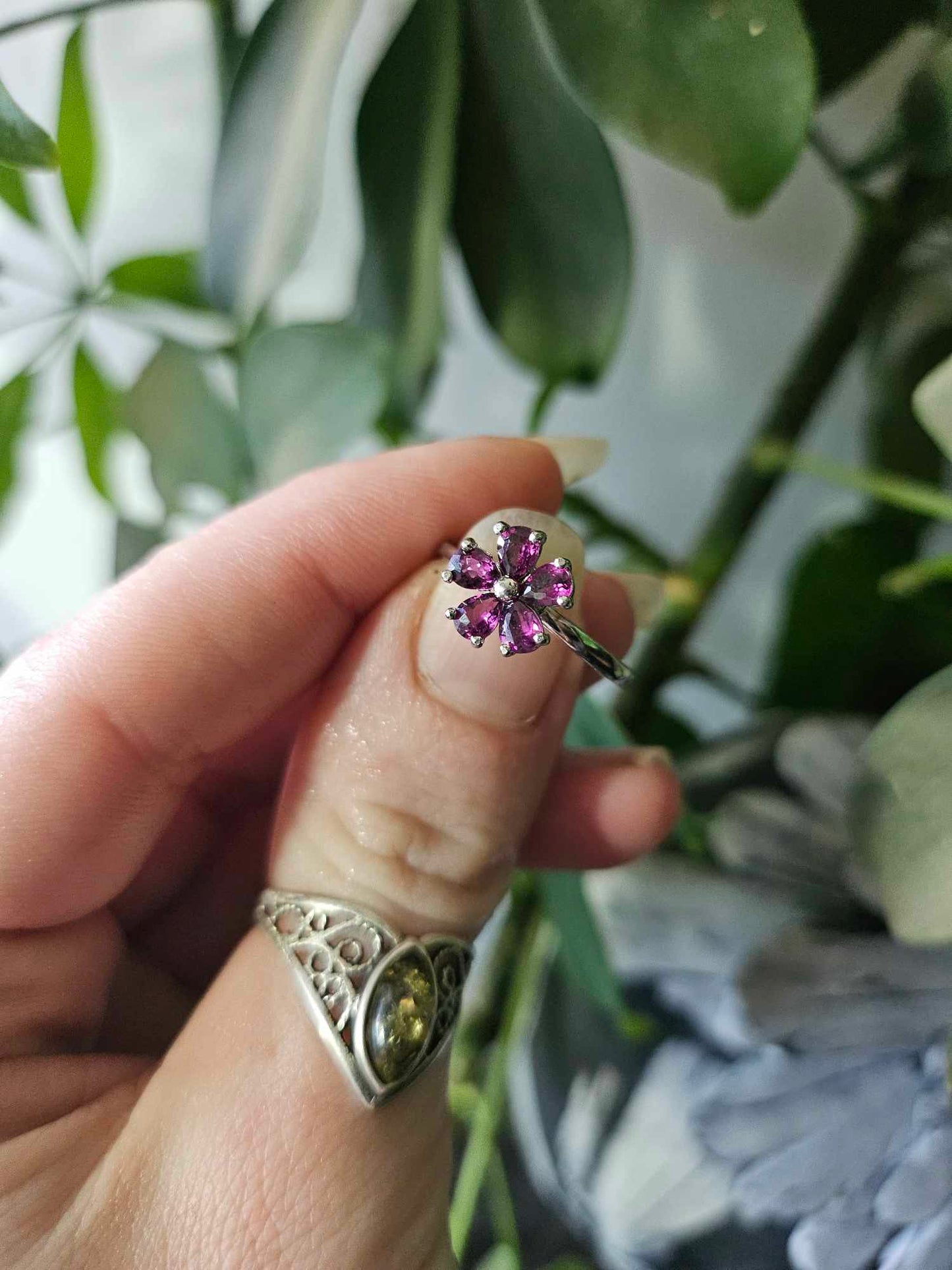 Bague fleur tournante en grenat