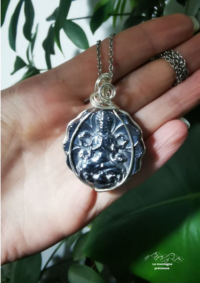 Pendentif Bouddha en Terahertz