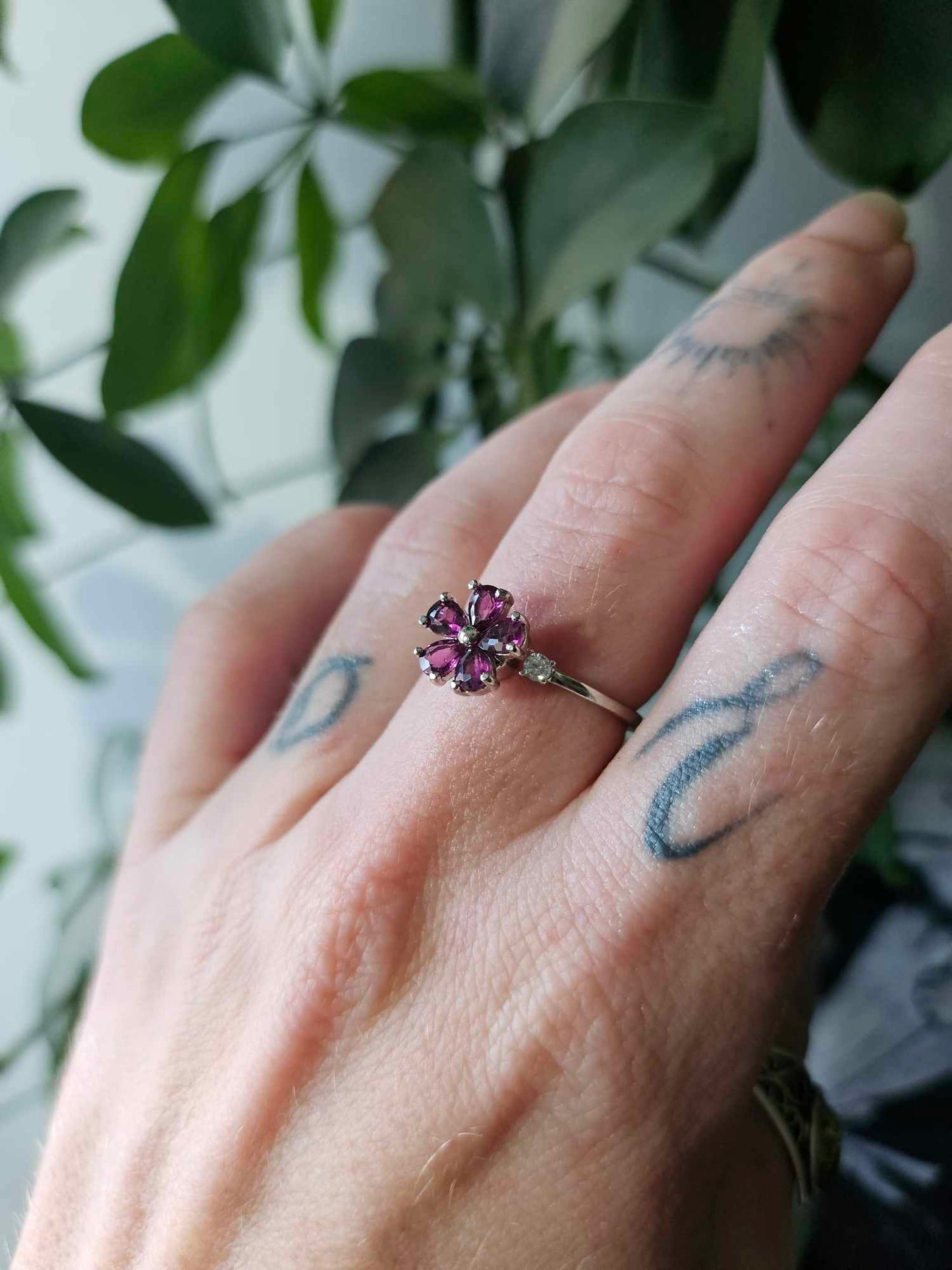 Bague fleur tournante en grenat