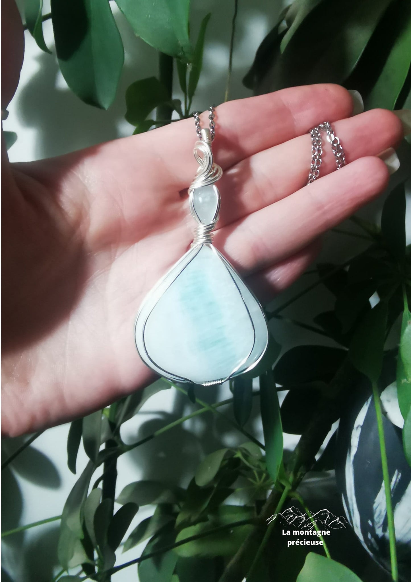 Pendentif en aragonite et aïgue-marine
