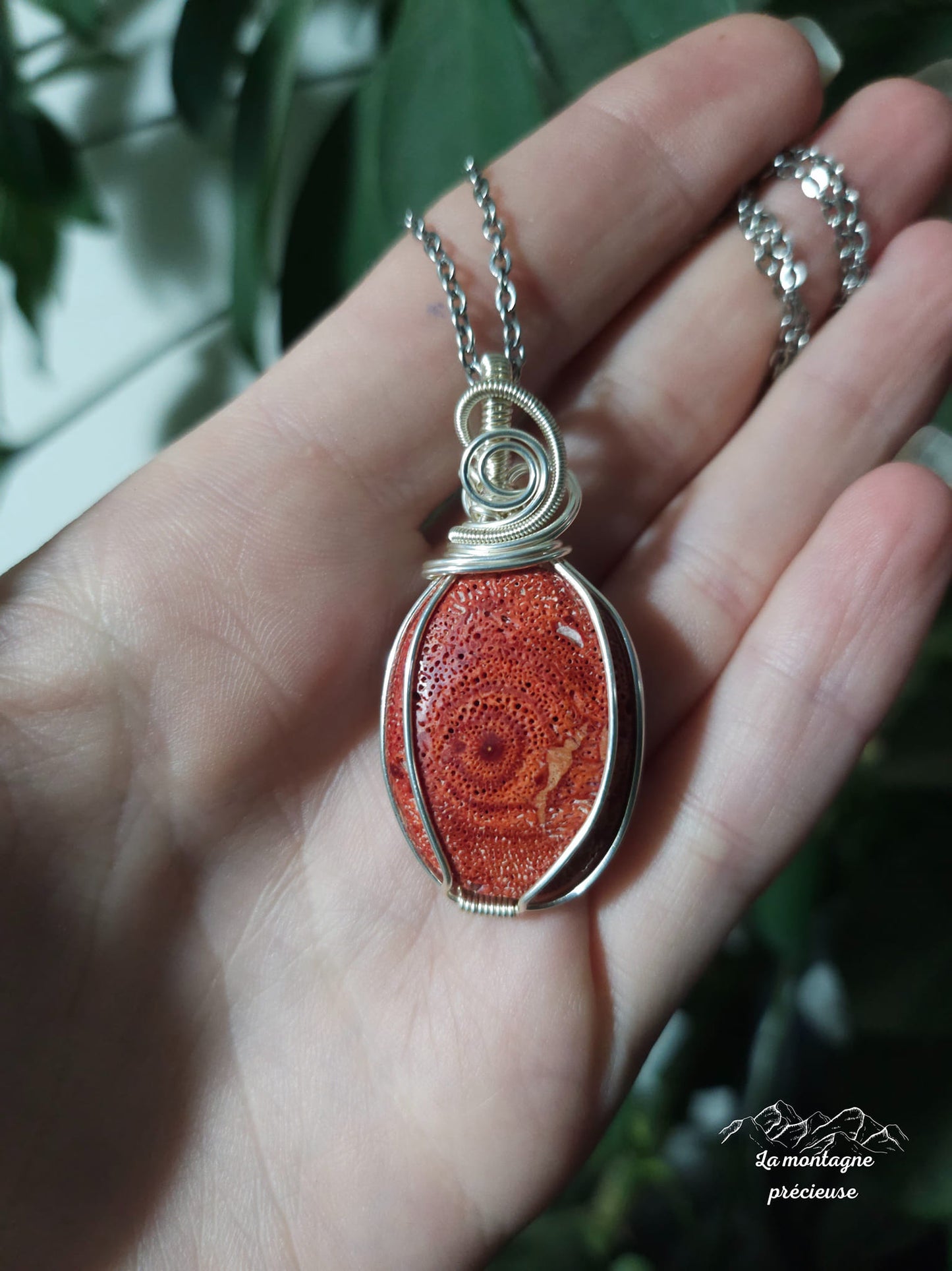 Pendentif en corail rouge