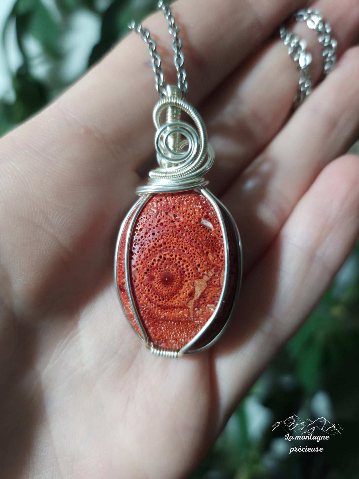 Pendentif en corail rouge