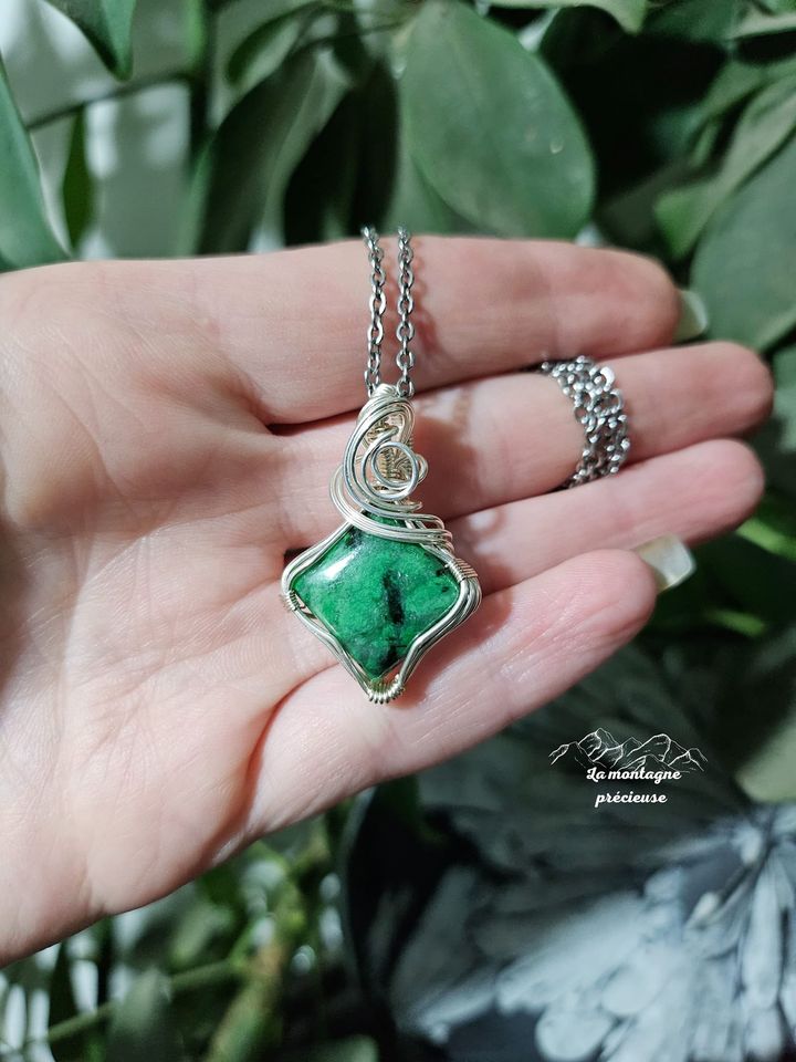 Pendentif en Maw Sit Sit
