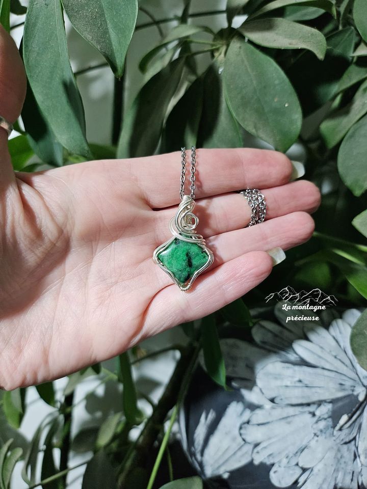 Pendentif en Maw Sit Sit