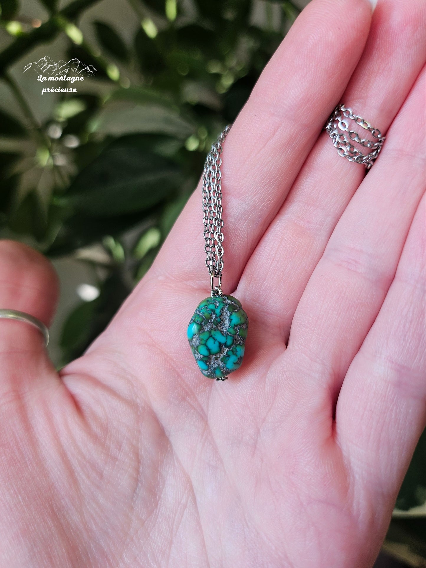 Pendentif en turquoise brute