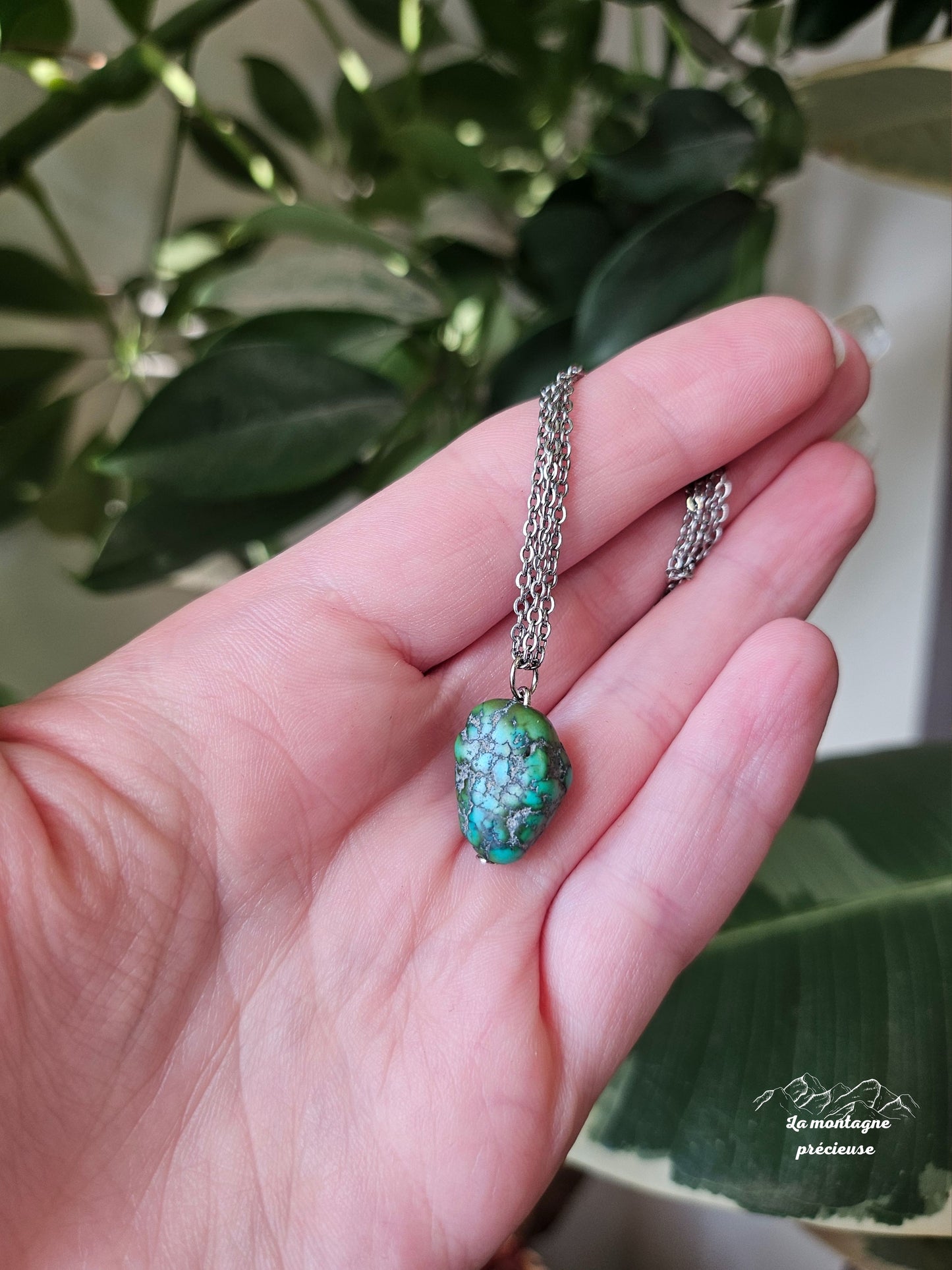 Pendentif en turquoise brute