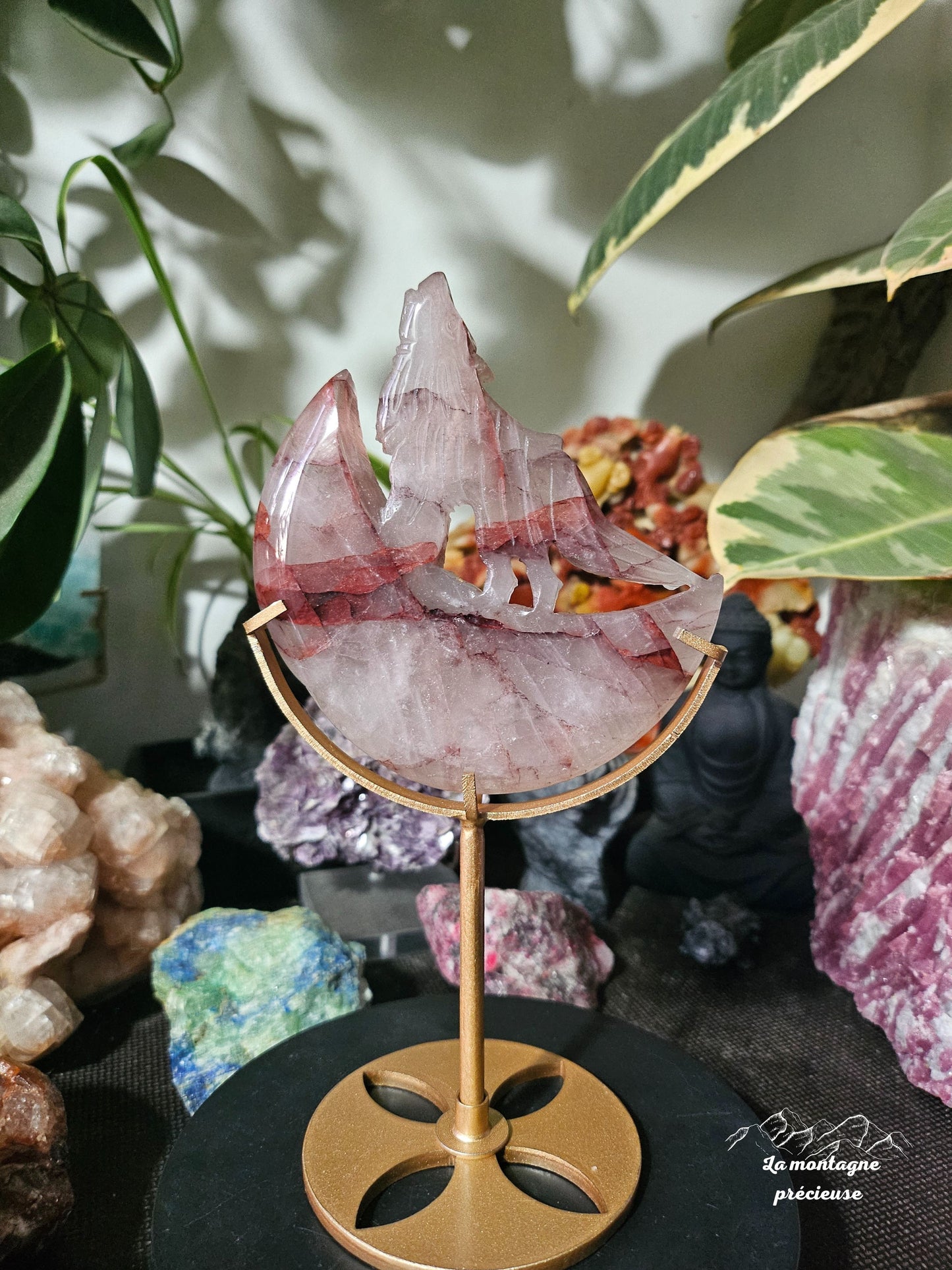 Loup sur lune en quartz hématoïde