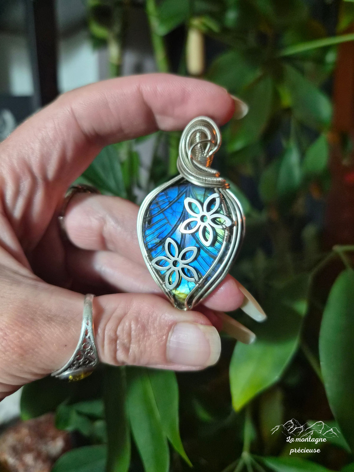 Pendentif fleur et labradorite