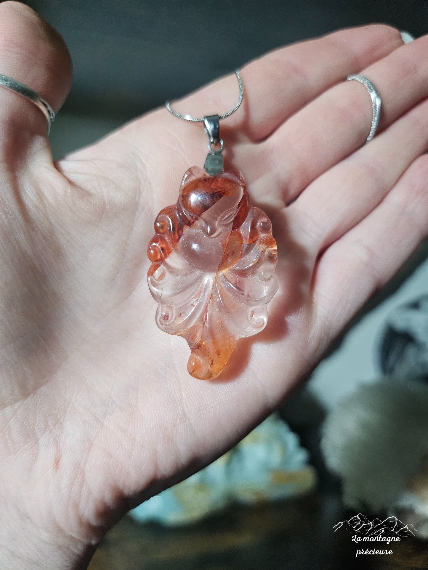 Pendentif renard à neuf queues en quartz hématoïde