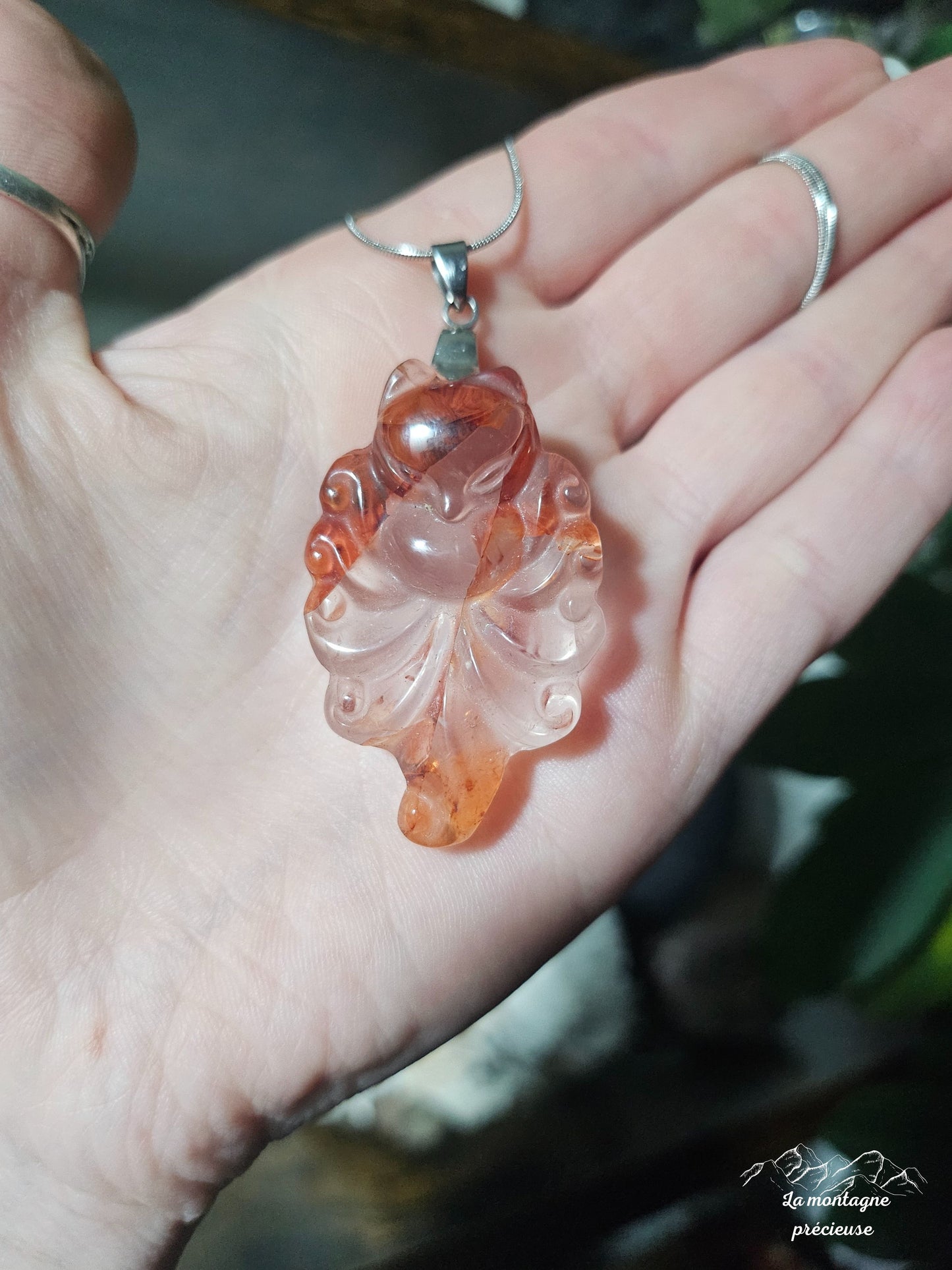Pendentif renard à neuf queues en quartz hématoïde