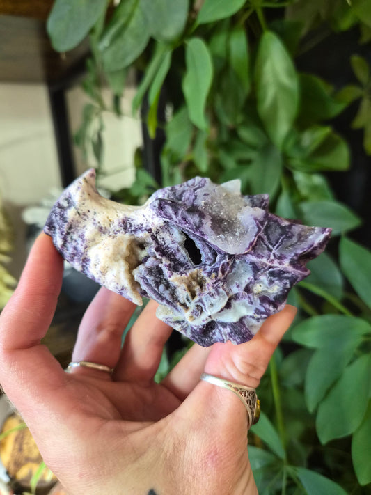 Tête de dragon en sphalérite violette