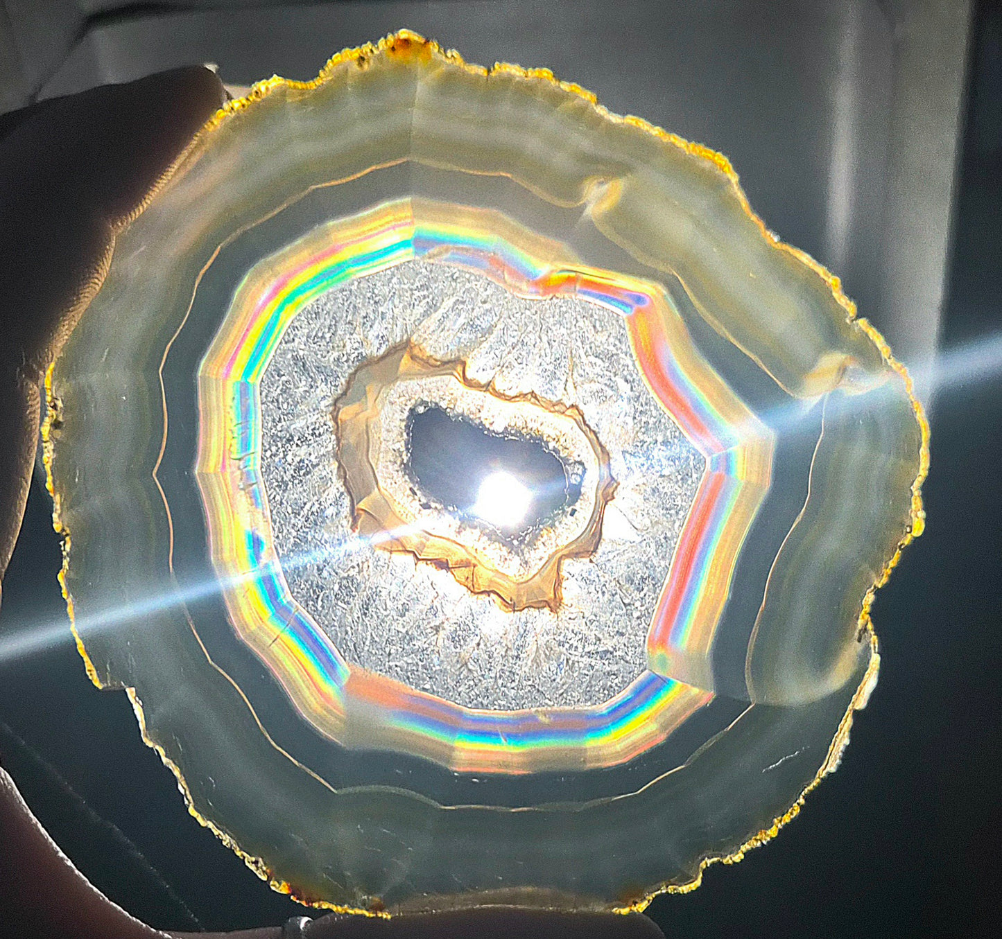 Tranche d’Agate iris avec druze