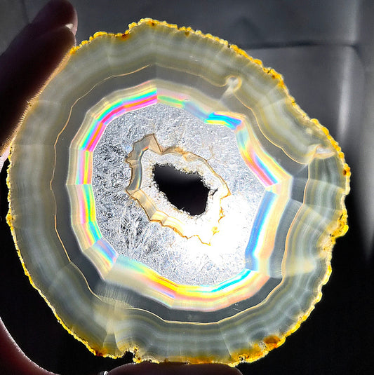 Tranche d’Agate iris avec druze