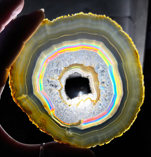 Tranche d’Agate iris avec druze
