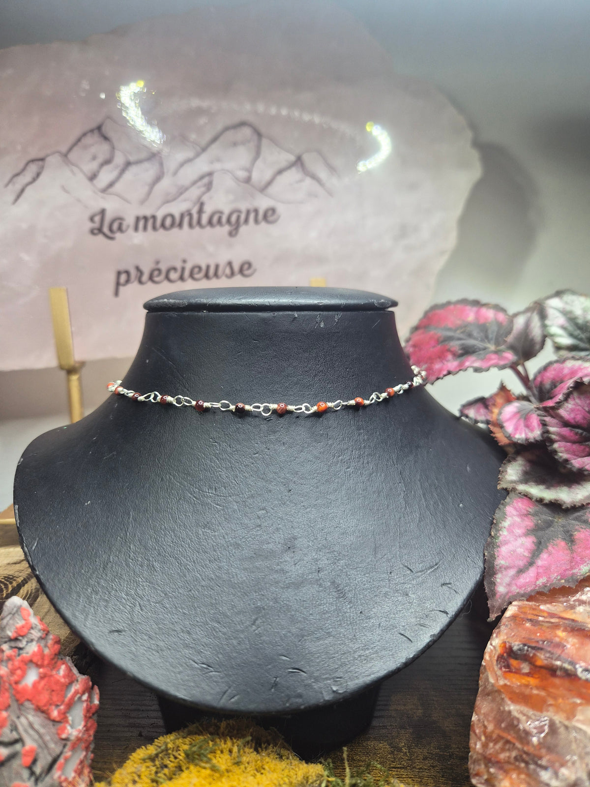Collier "Braise Éternelle" en Grenat et œil de taureau
