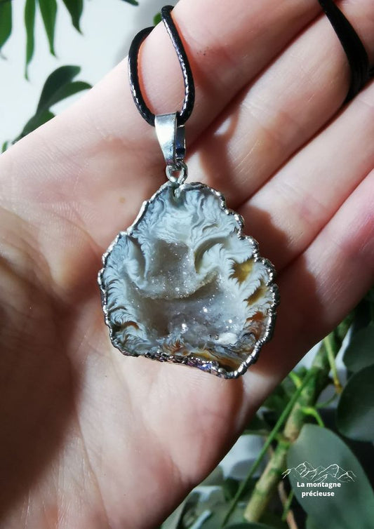 Pendentif en géode d'agate