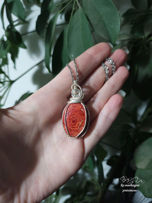 Pendentif en corail rouge
