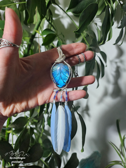 Pendentif en Labradorite sculptée