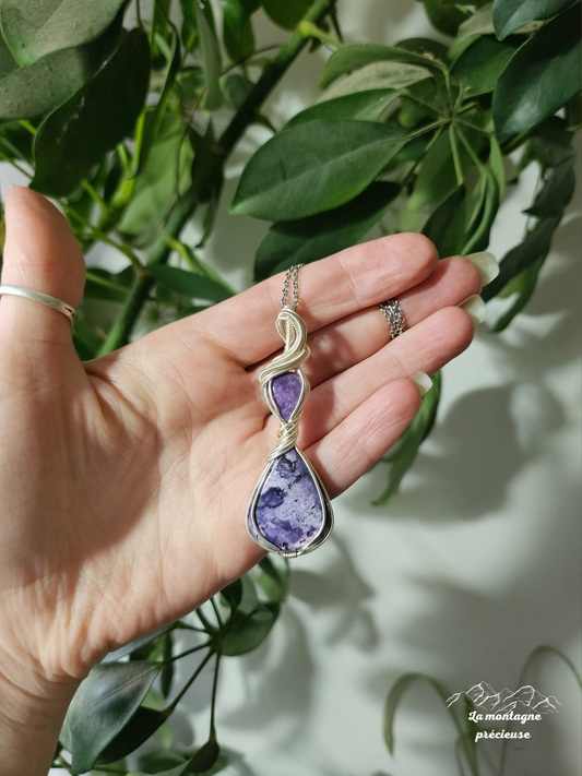 Pendentif en Tiffany stone et charoïte