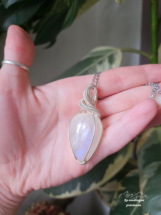 Pendentif en pierre de lune