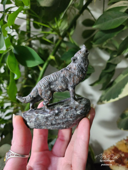Loup en yooperlite