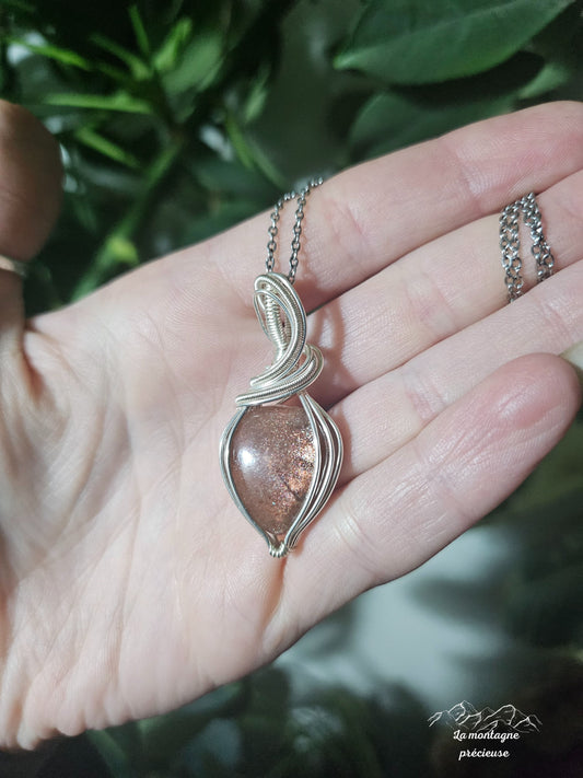Pendentif en pierre de soleil "Purple haze"