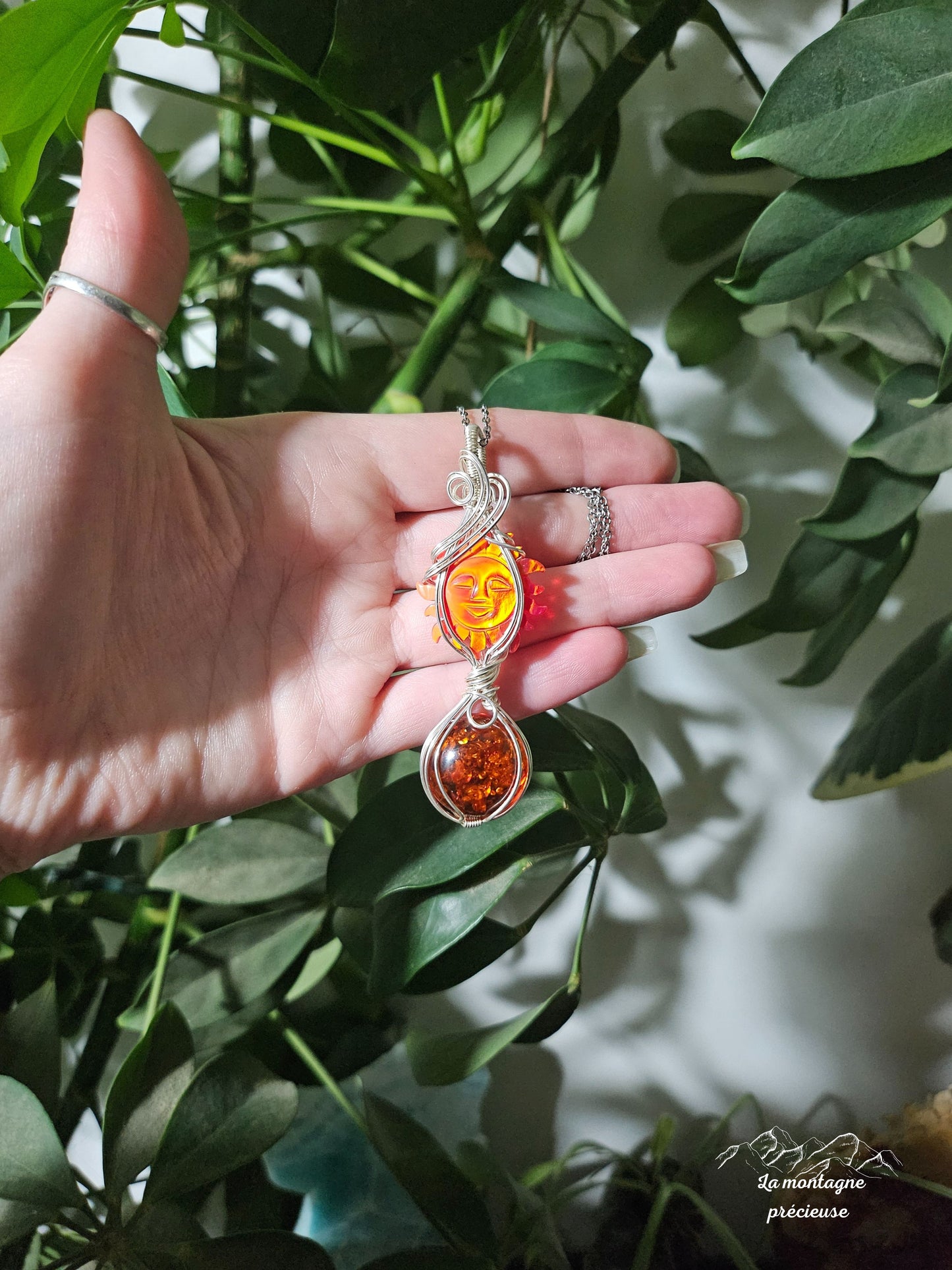 Pendentif soleil en Opale aurora et ambre