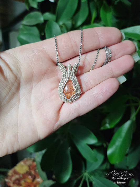 Pendentif écrin en pierre de soleil