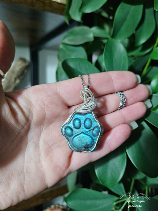Pendentif patte en labradorite