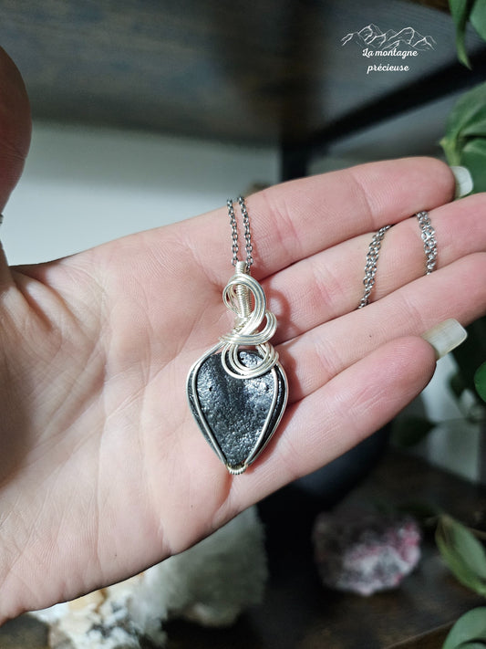 Pendentif en pierre de lave