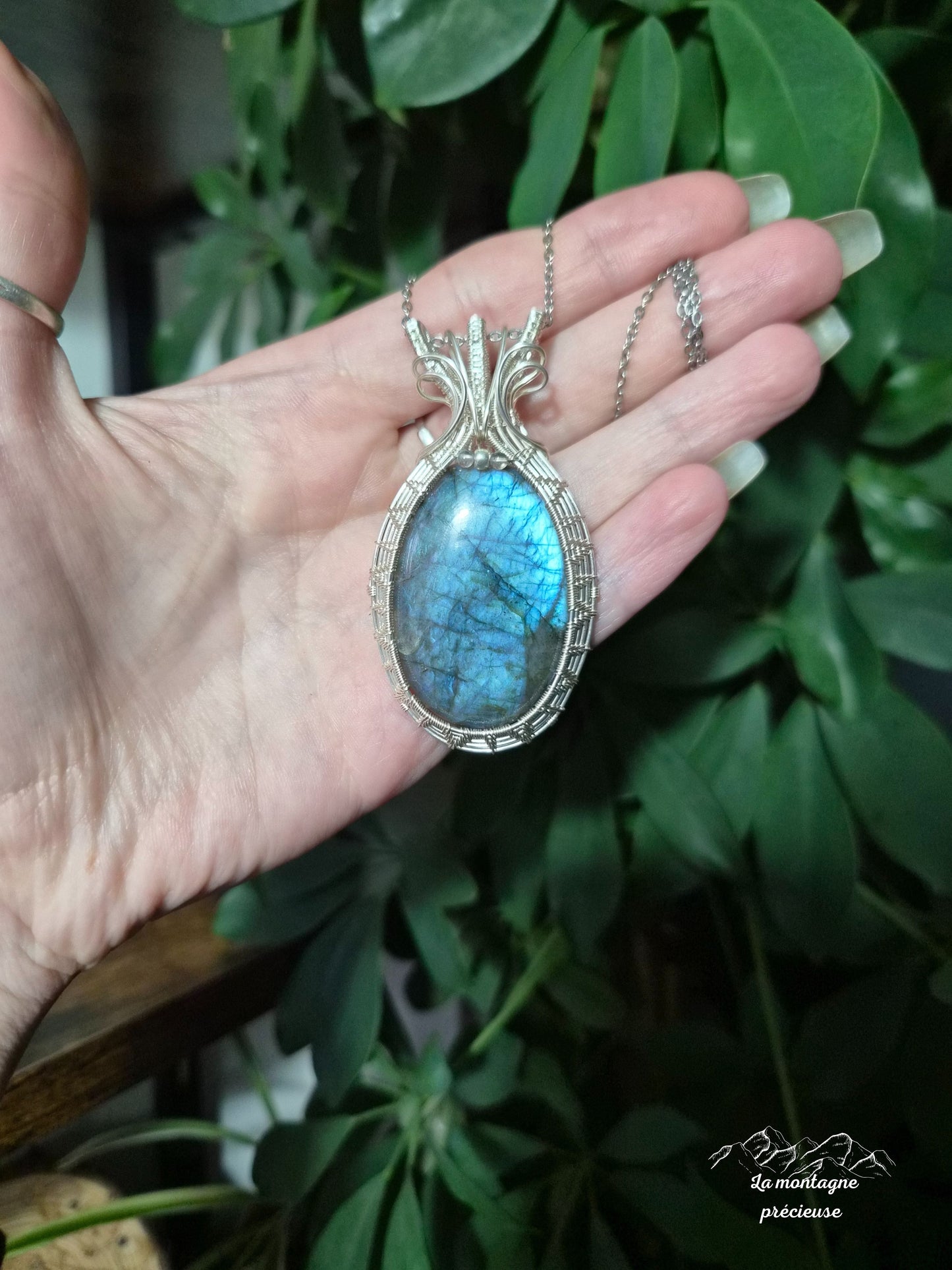 Pendentif écrin en labradorite