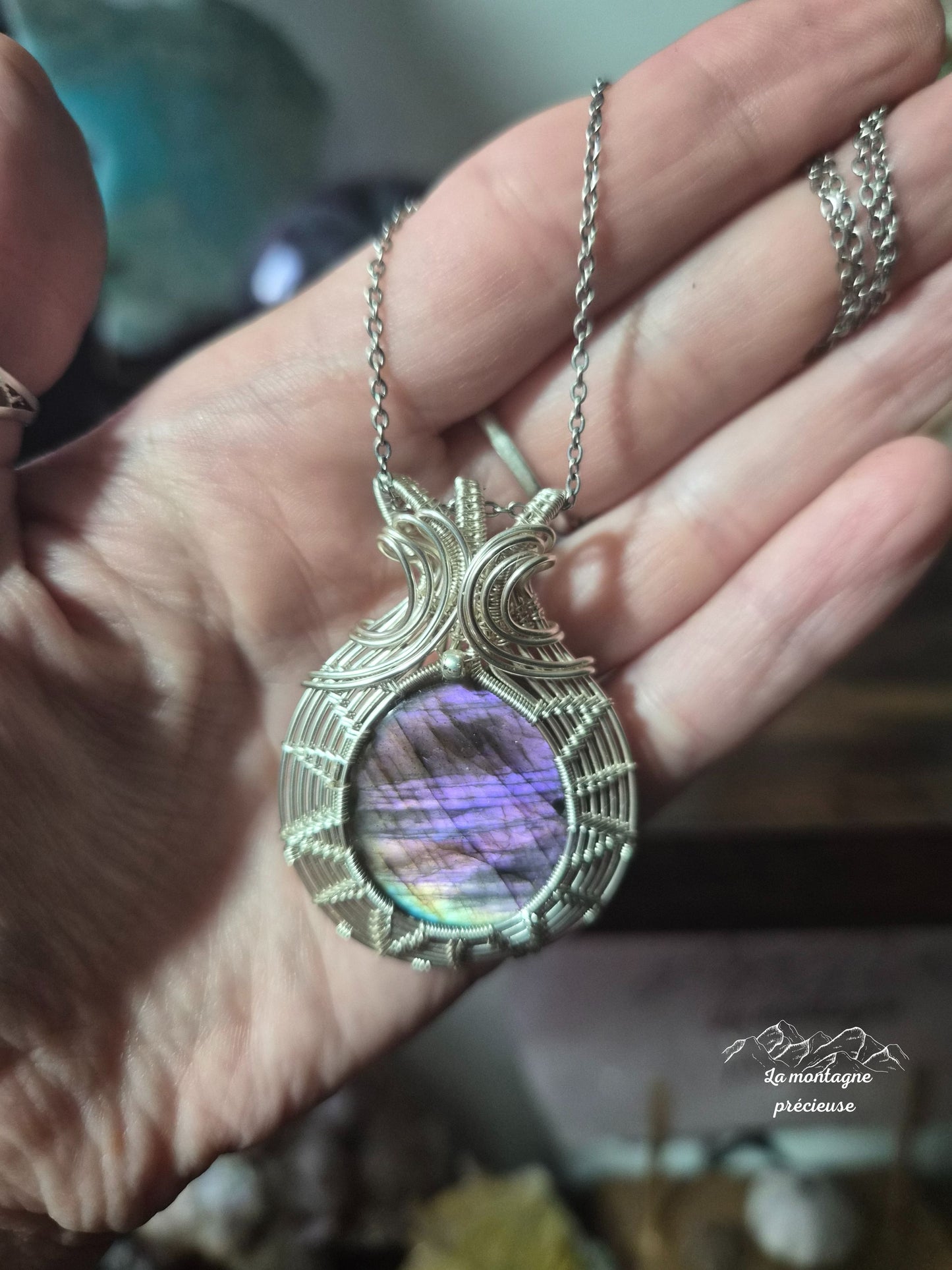 Pendentif écrin en labradorite violette