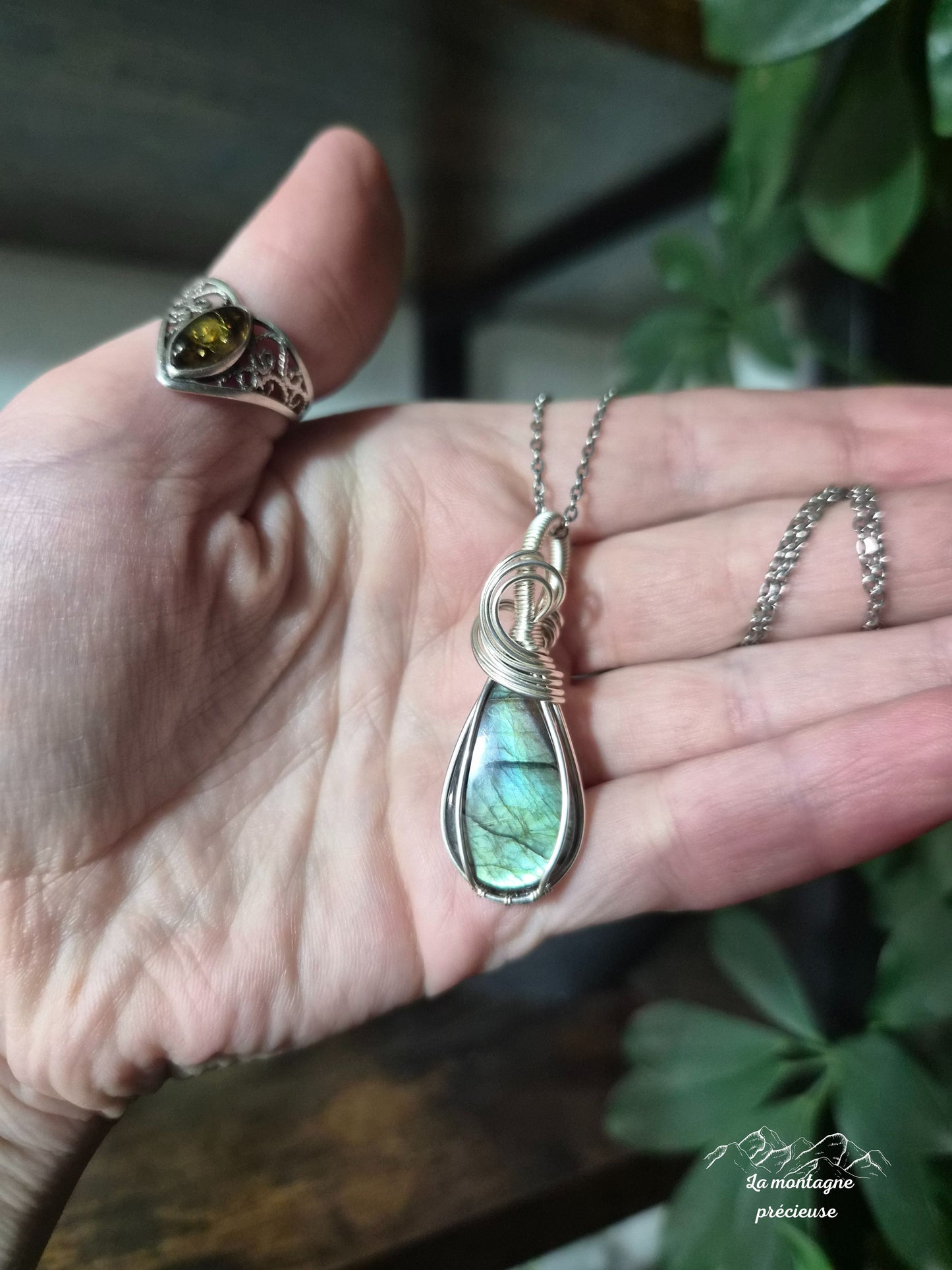 Pendentif en labradorite verte