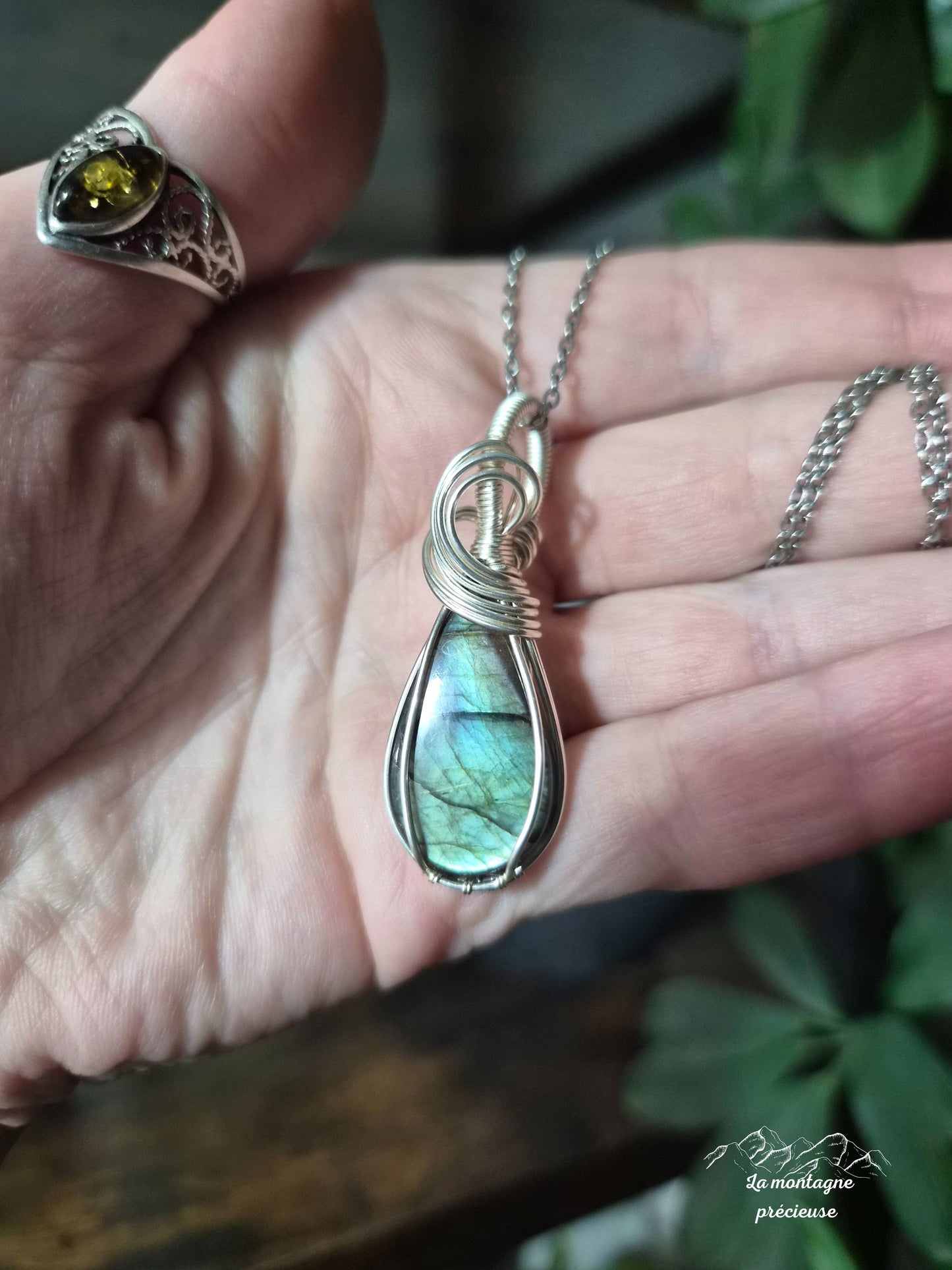 Pendentif en labradorite verte