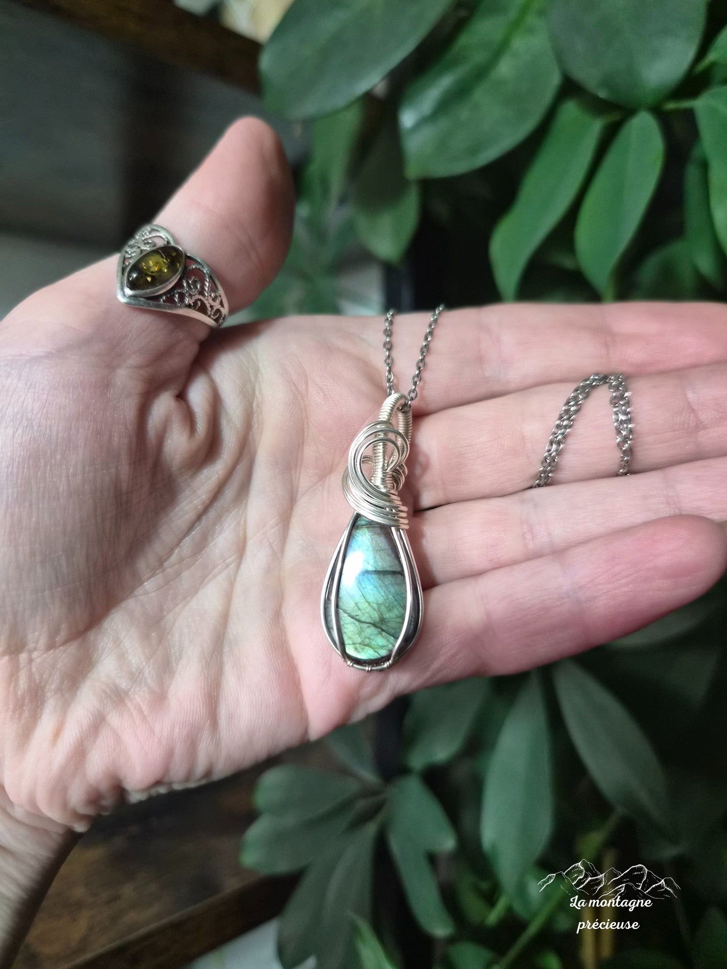Pendentif en labradorite verte