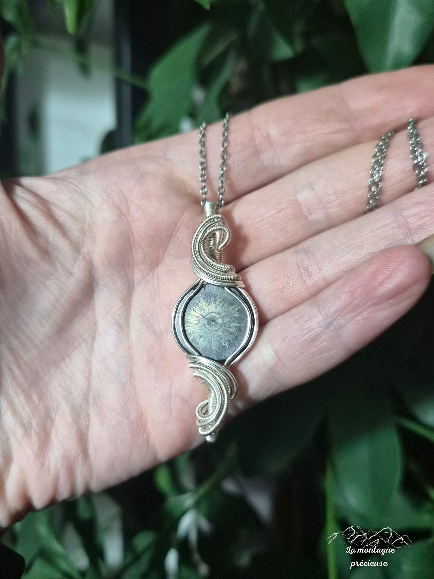 Pendentif en fleur de pyrite