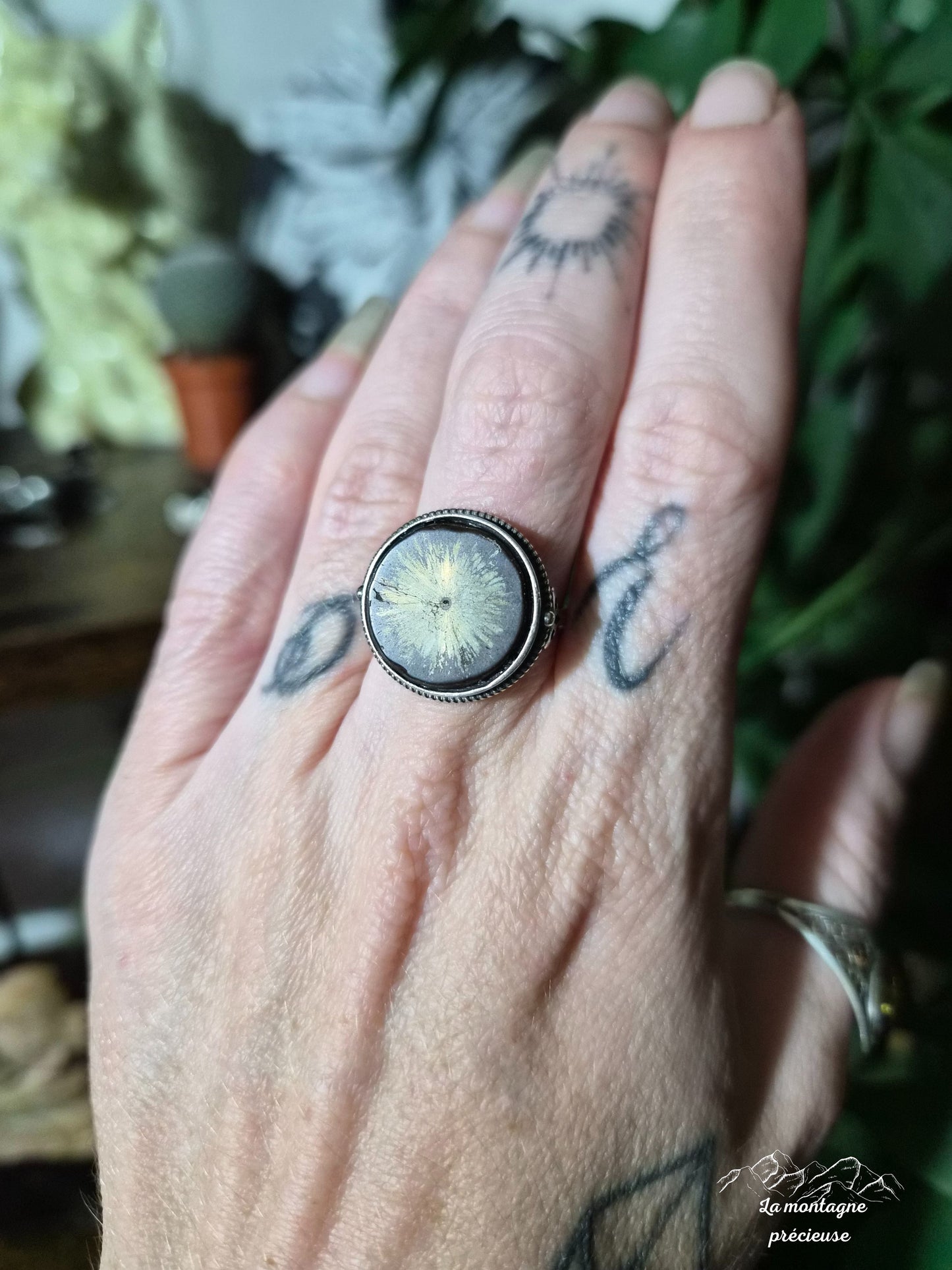 Bague en fleur de pyrite