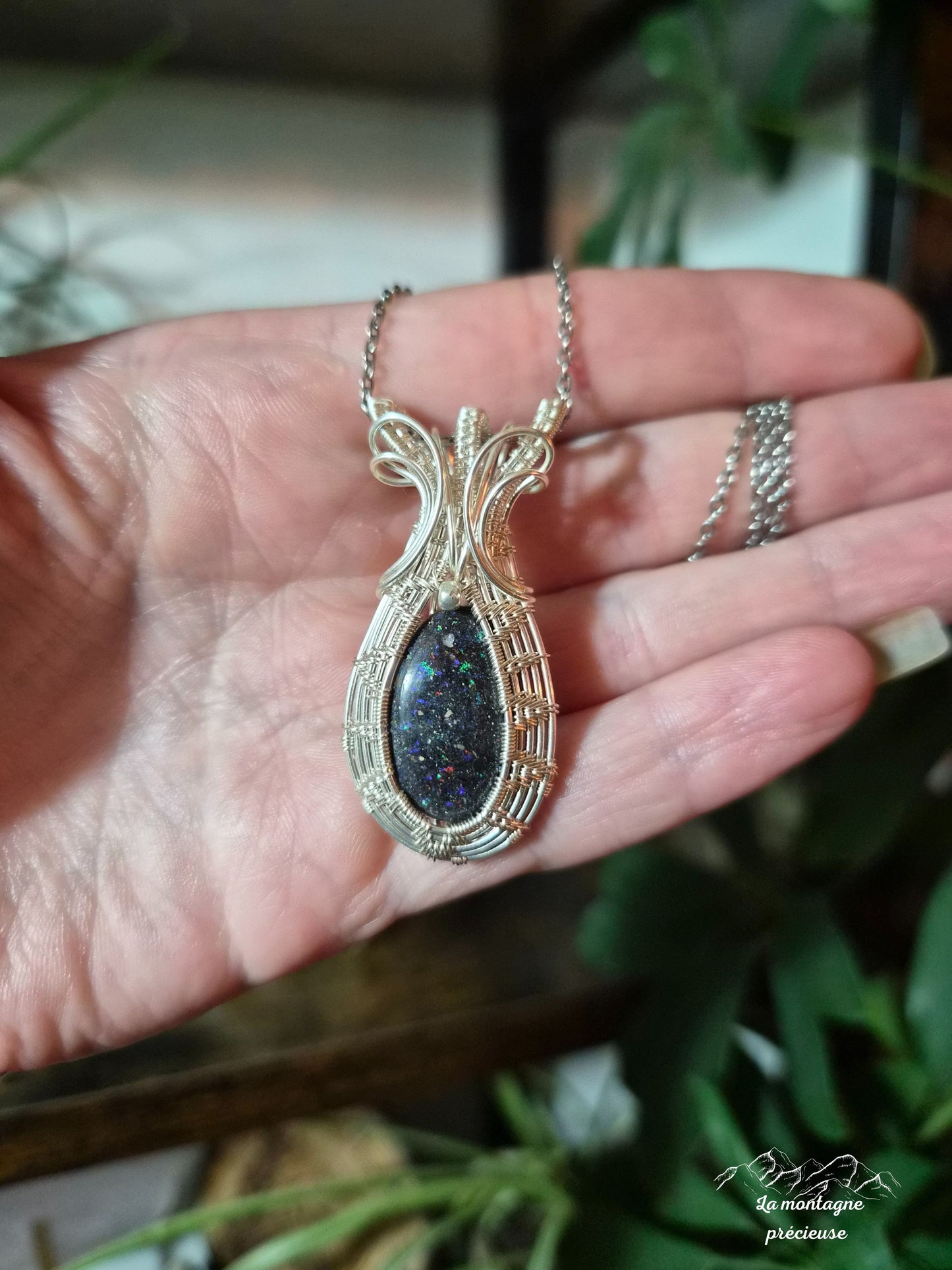 Pendentif écrin en Opale andamooka