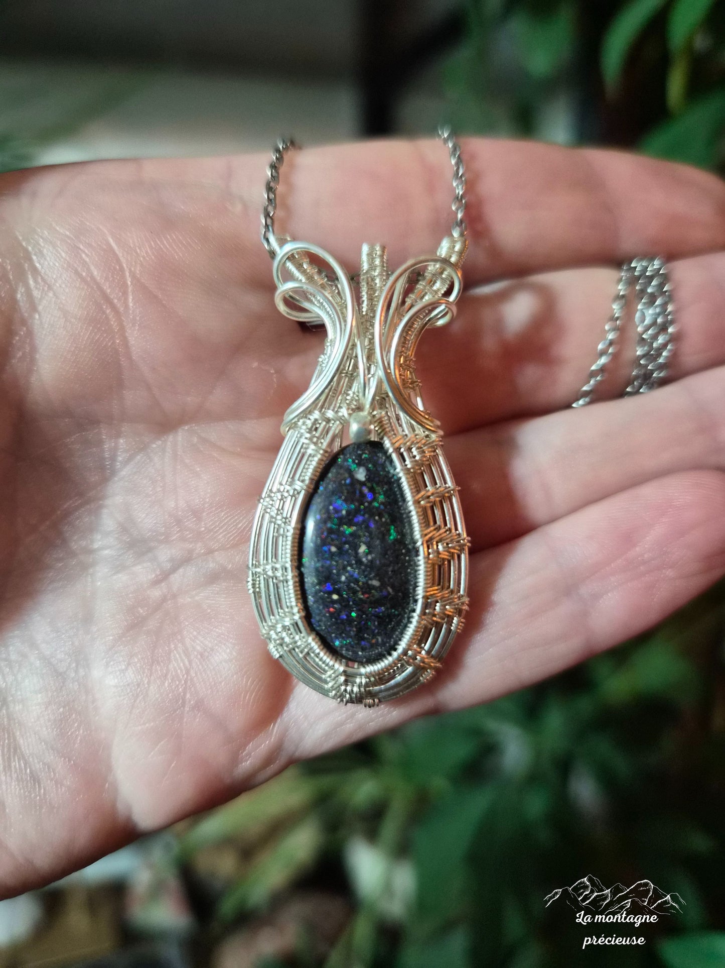 Pendentif écrin en Opale andamooka