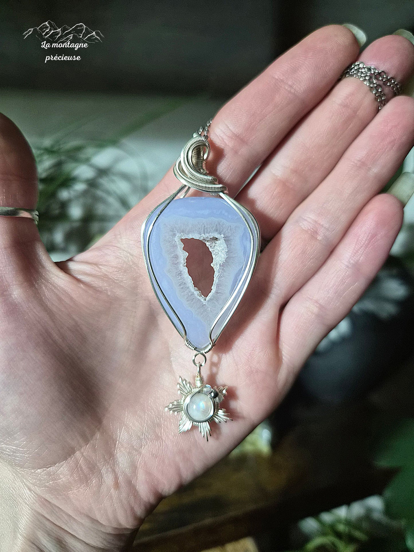 Pendentif en agate blue lace et son flocon
