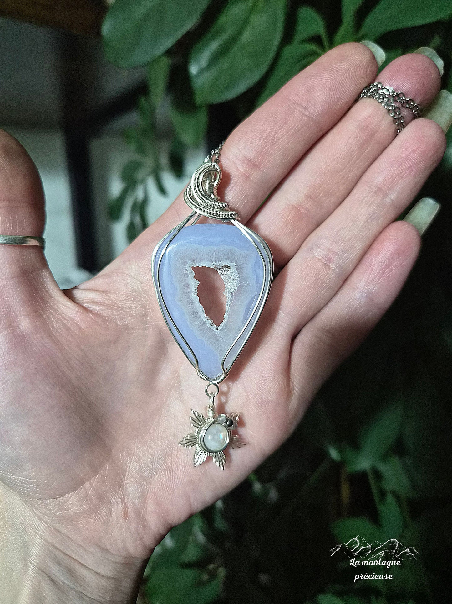 Pendentif en agate blue lace et son flocon
