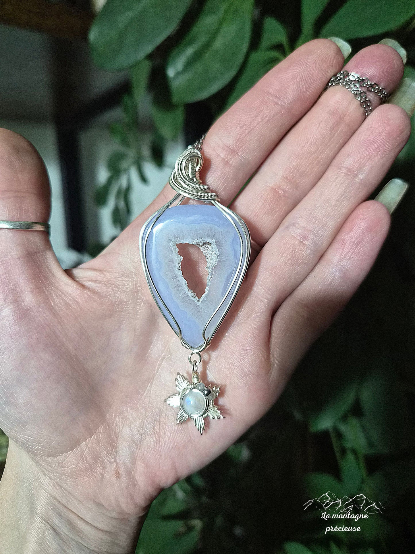 Pendentif en agate blue lace et son flocon