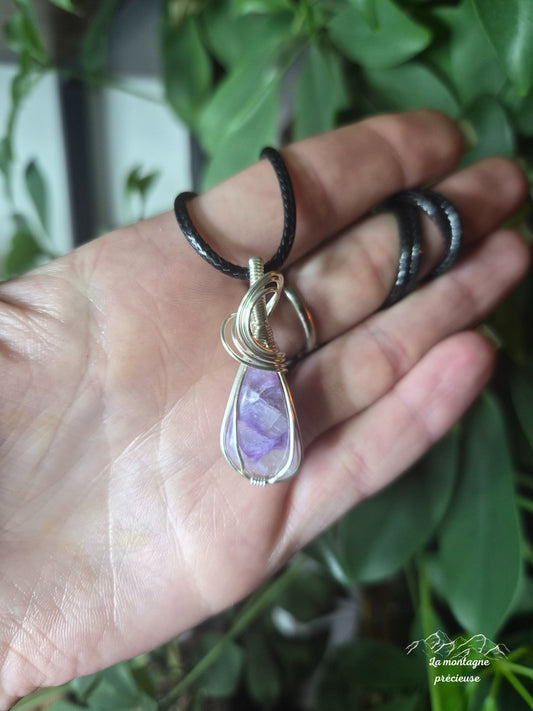 Pendentif en Charoïte et Quartz