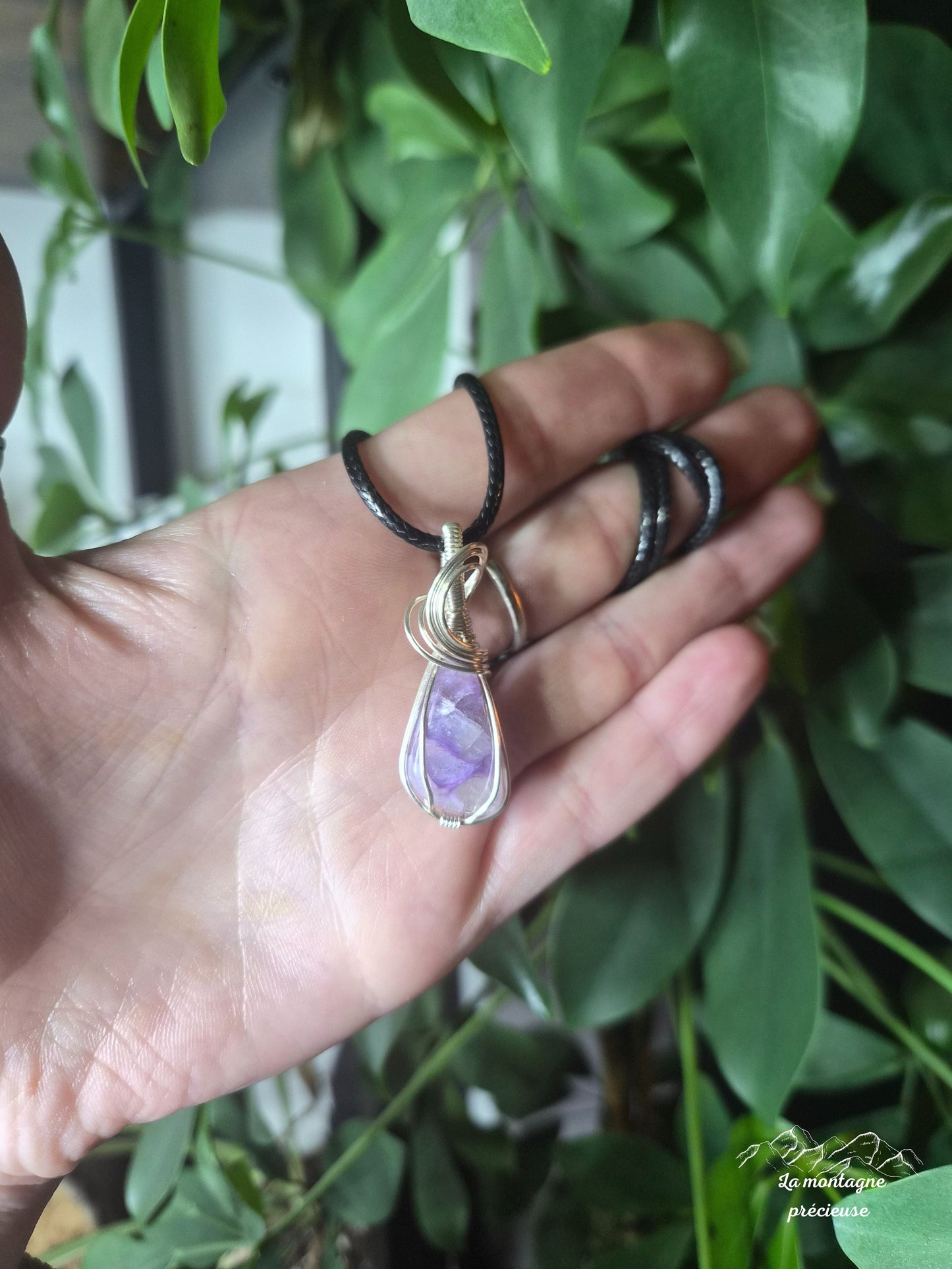 Pendentif en Charoïte et Quartz