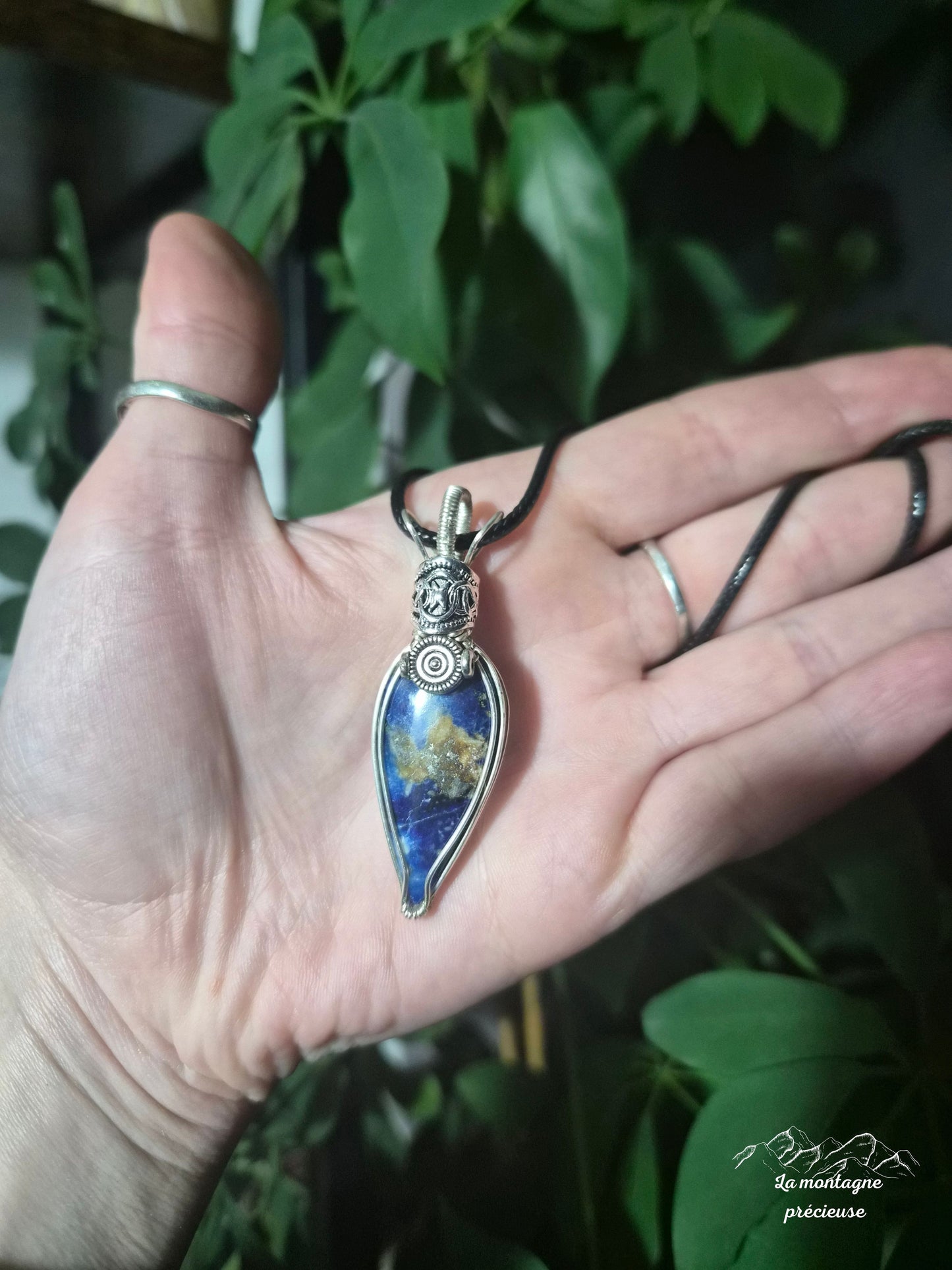 Pendentif "Larme Ancestrale" en Afghanite