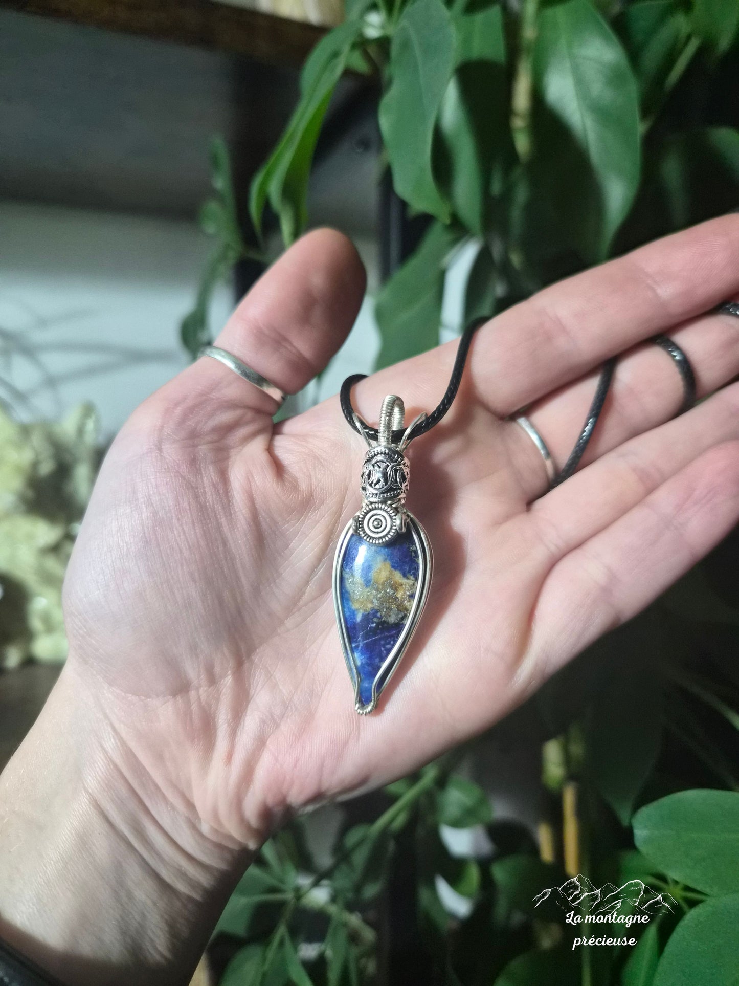 Pendentif "Larme Ancestrale" en Afghanite