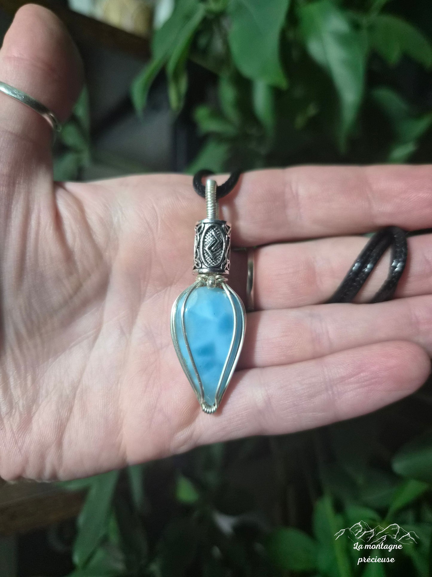 Pendentif "Souffle Céleste" en larimar