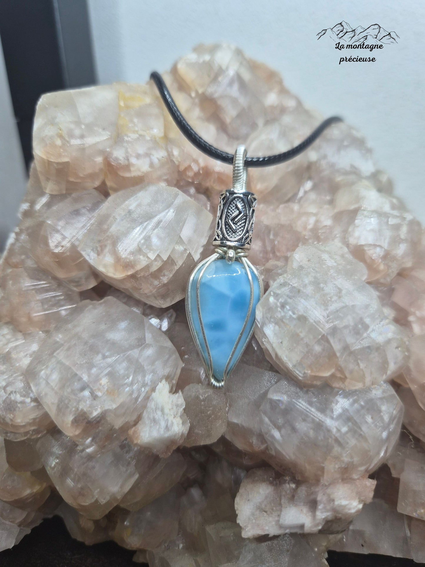 Pendentif "Souffle Céleste" en larimar